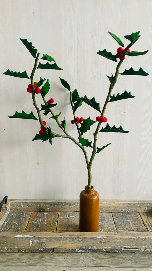 hulsttak met rode bessen- handgemaakt van 100 % wolvilt