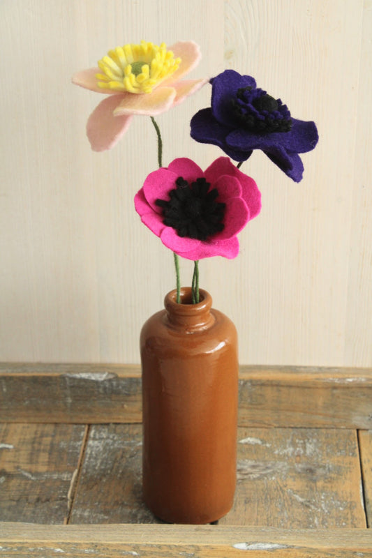 Boeket viltbloemen "Anemoon"