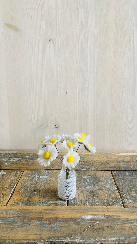 Handgemaakt Vilten Madeliefje – Fris, Vrolijk & Tijdloos