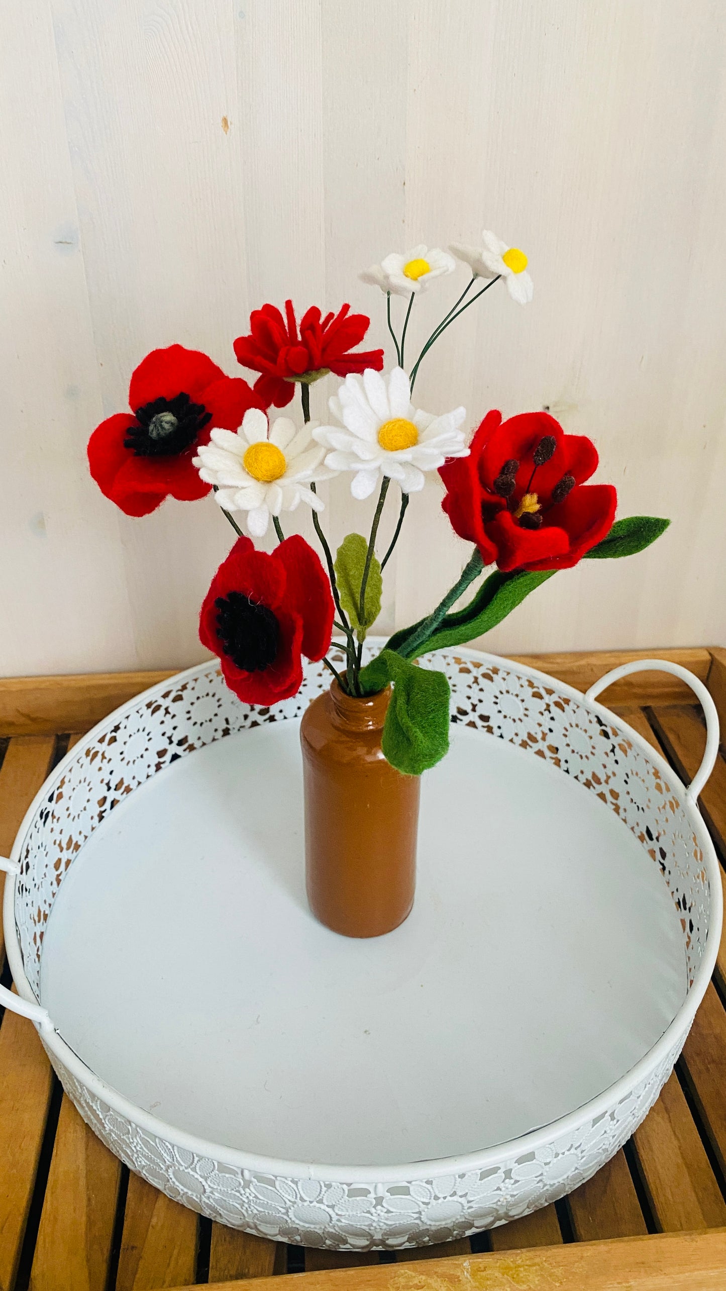 handgemaakt Viltbloemenboeket met tulp, margrieten en klaprozen