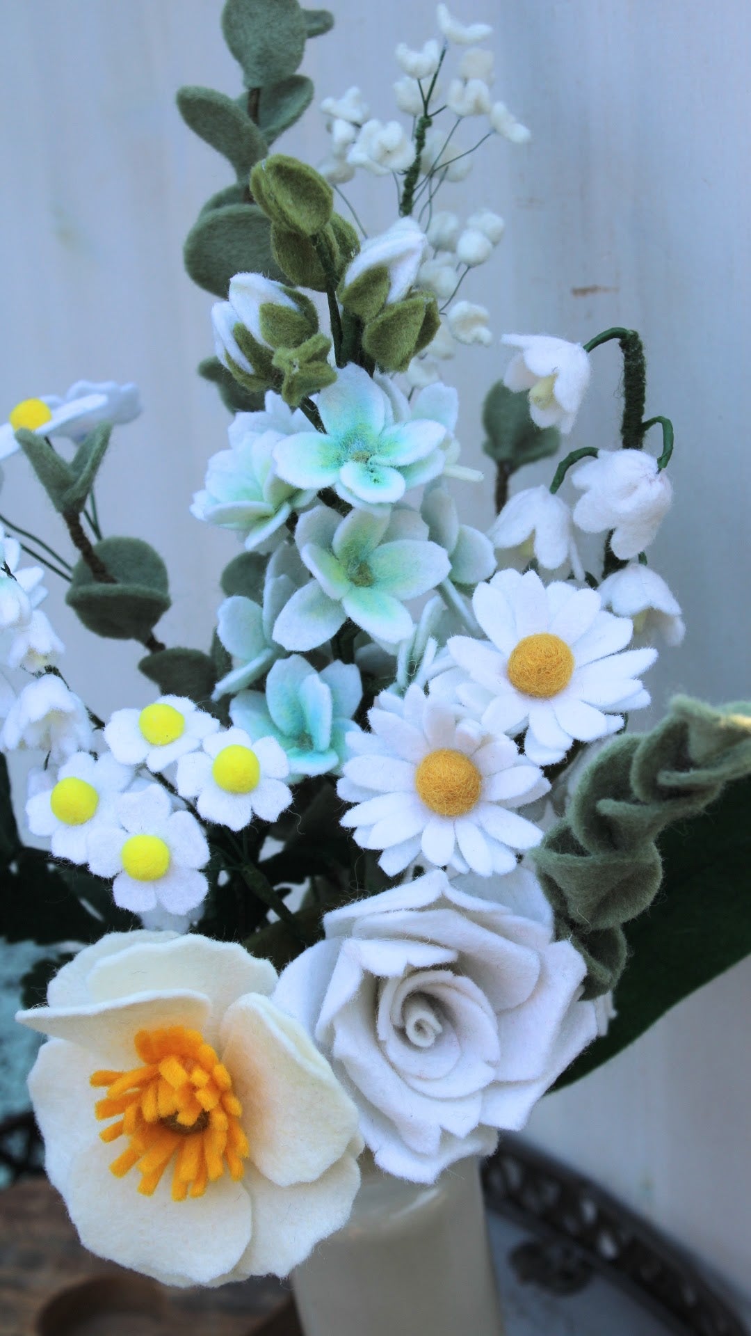 Viltbloemen Bruidsboeket "witte viltbloemen"