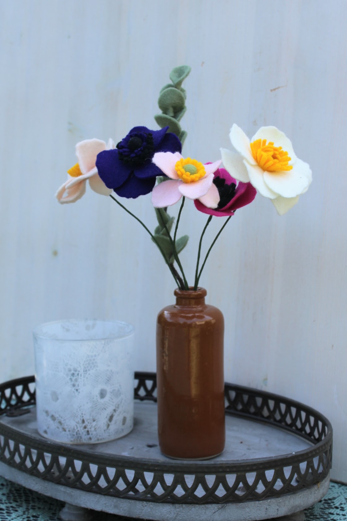 Boeket viltbloemen "Anemoon"