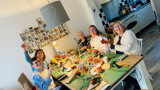 Drie kerstitems maken tijdens een workshop viltbloemen maken gegeven door het vitbloemenatelier in Uithoorn