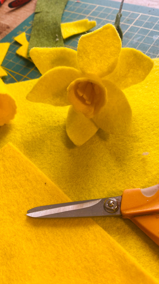 Workshop viltbloemen maken- boeketje Narcissen 15 maart