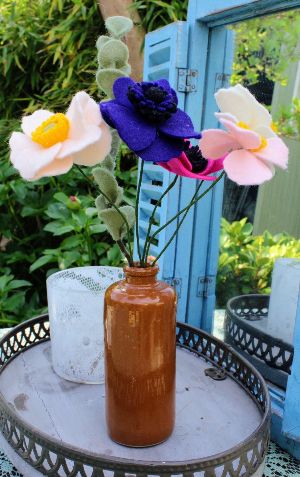 Boeket viltbloemen "Anemoon"