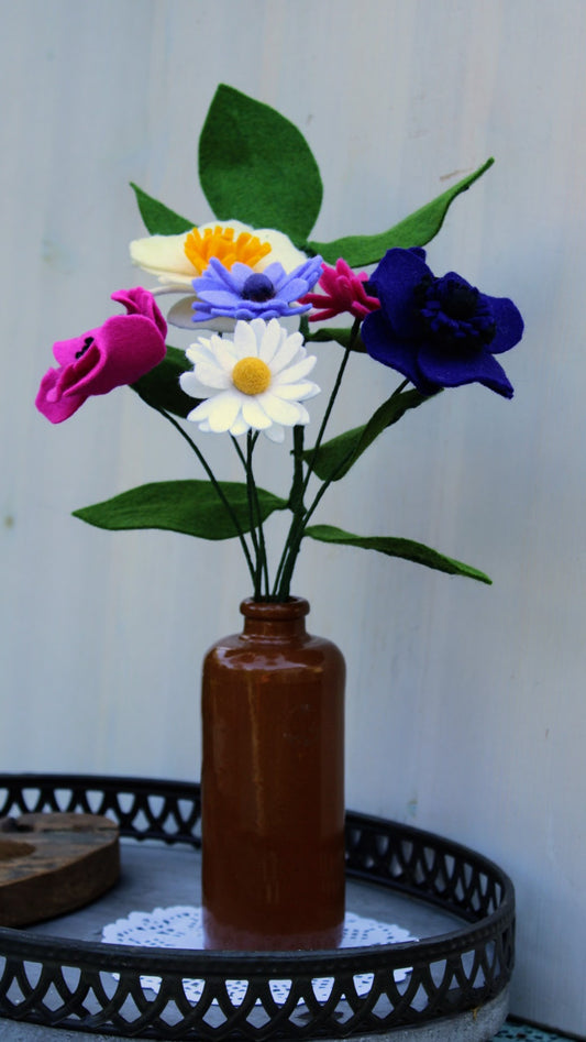 Boeket viltbloemen "Anemoon/Spaanse Margriet"