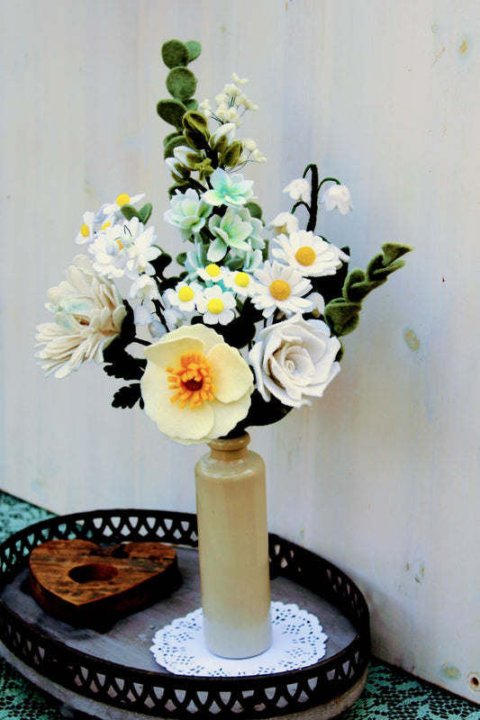 Viltbloemen Bruidsboeket "witte viltbloemen"