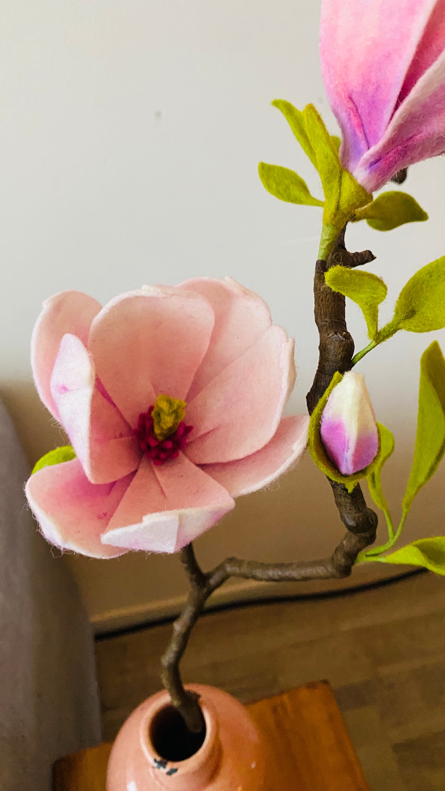 magnolia bloem handgemaakt van 100% wolvilt