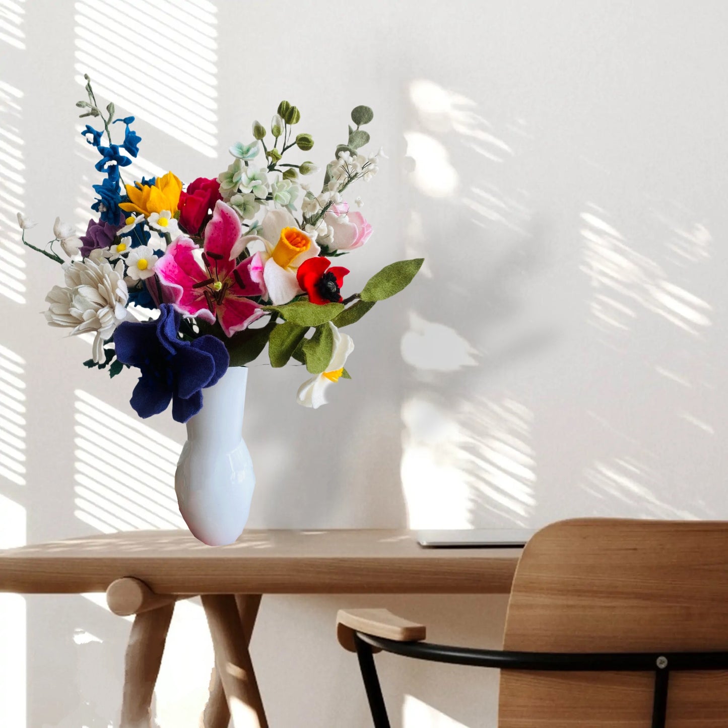 Handgemaakt viltbloemen boeket voor het viltbloemen abonnement De luxe 12-14 verschillende handgemaakte viltbloemen met bladgroen