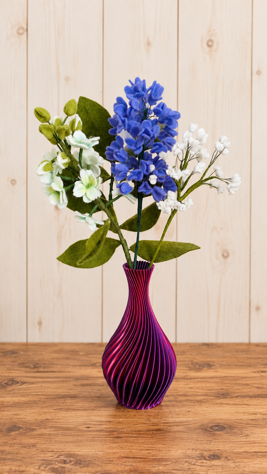 handgemaakt boeket viltbloemen met violier hortensia en gipskruid
