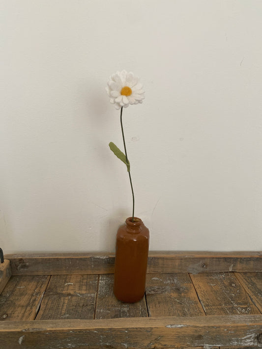 handgemaakte bloem van vilt de margriet
