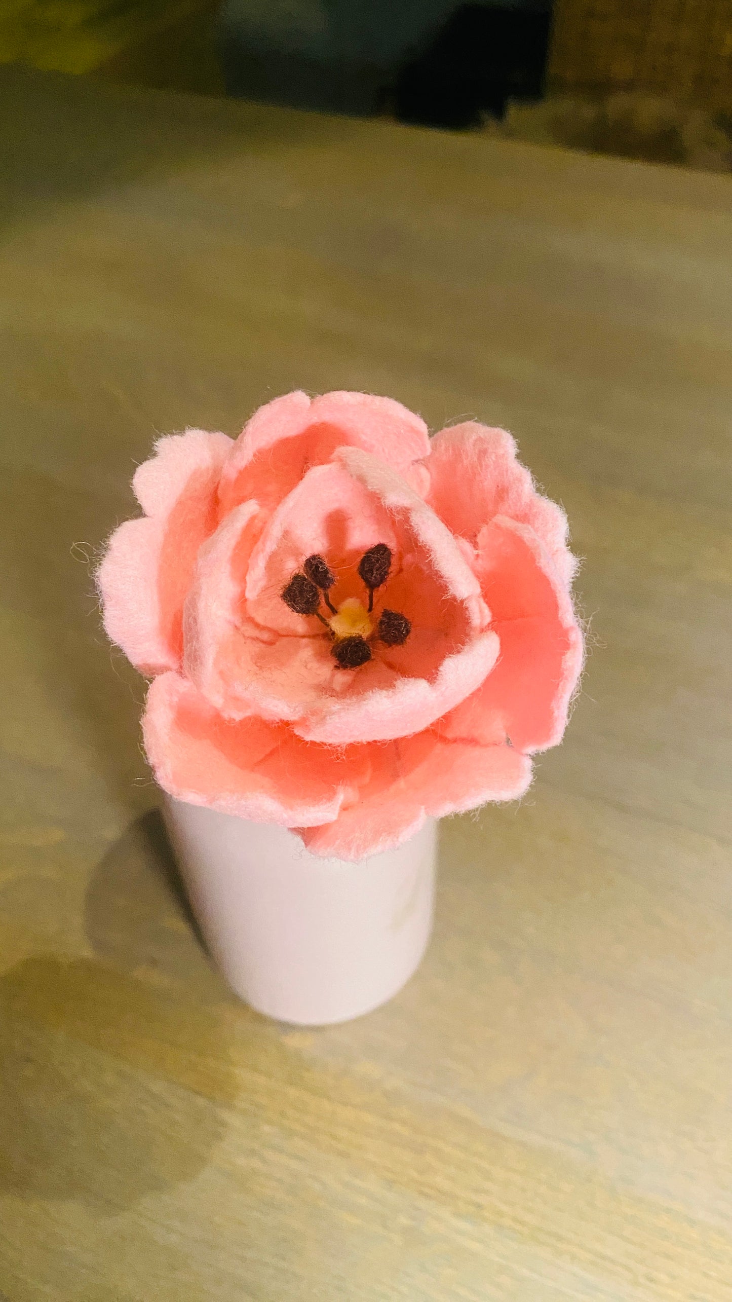 Handgemaakte dubbele tulp van wolvilt