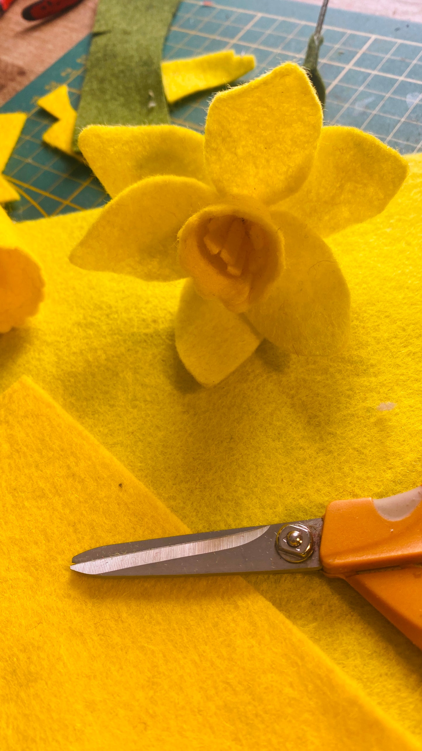 Narcis van vilt, duurzame viltbloem
