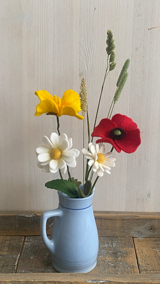 workshop maak je eigen zomerboeketje viltbloemen met margrieten, klaproos en slaapmutsje